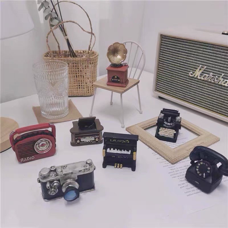 Mô Hình mô phỏng Máy Ảnh / Radio / Máy Nghe Nhạc/ Điện Thoại Bàn Cổ Điển Dùng Để Trang Trí Tom House