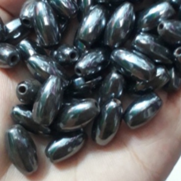 1 viên lu thống 8x14mm đá quặng xám đen