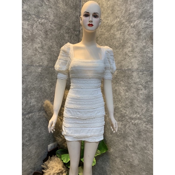 Váy ren cổ vuông tay bồng 2 màu siêu xinh