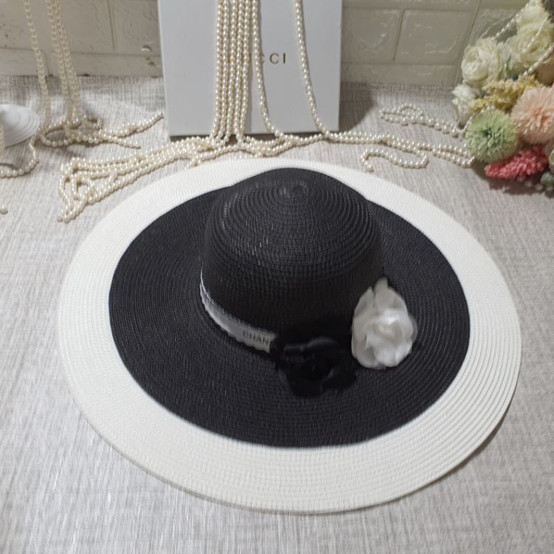 Mũ Cói thời trang đi biển Vành Rộng sang chảnh gắn hoa xinh