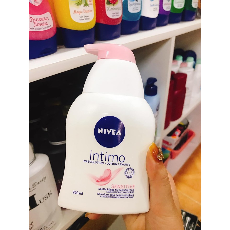 Dung dịch vệ sinh phụ nữ Nivea Intimo Đức 250ml