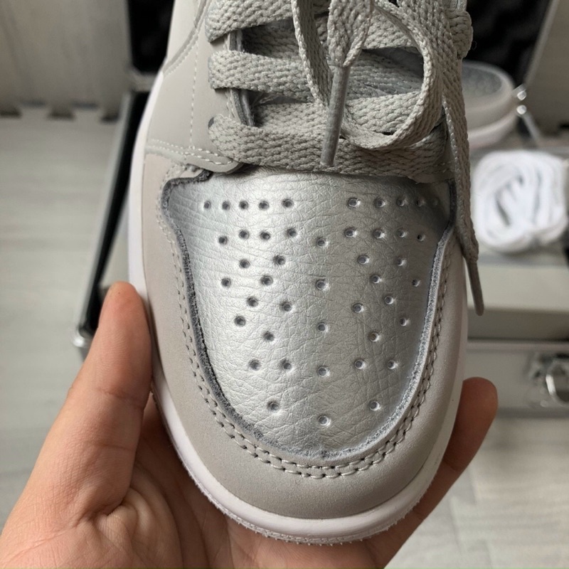 GIẦY JODAN1 XÁM BẠC LAI AU