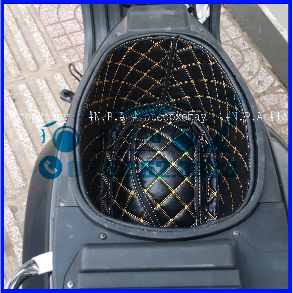 Lót cốp da CHỐNG SỐC, CÁCH NHIỆT xe Vespa LX CÓ TÚI để giấy tờ.