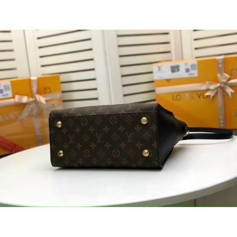 Túi W266-30 LV On my side bản da thật logo nét fullbox nam châm new Collection