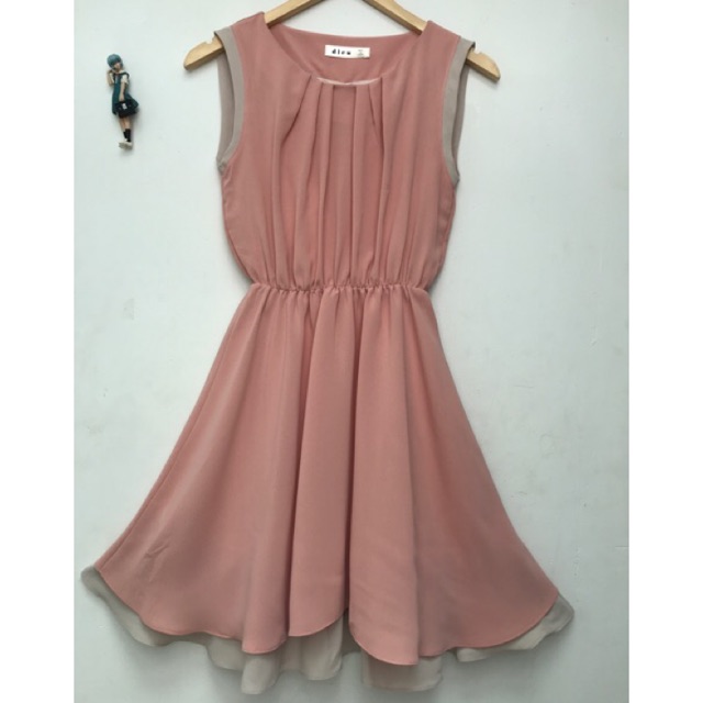 Đầm xoè 2 tầng Hàn xịn màu hồng cam phối be Dieu