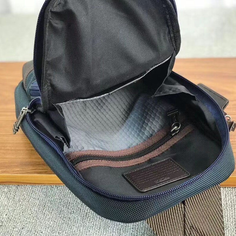 Tumi Túi tumi alpha bravo smith Địu Túi Đeo Cơ Thể tumi222402