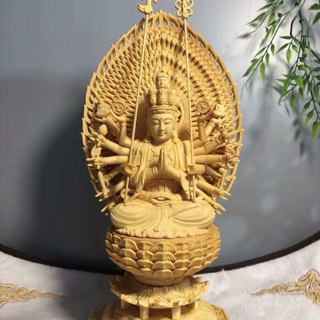 Phật nghìn mắt nghìn tay gỗ hoàng dương