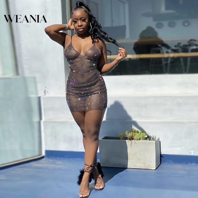 Đầm Lưới Xuyên Thấu Cổ Chữ V Khoét Sâu Đính Đá Lấp Lánh Quyến Rũ