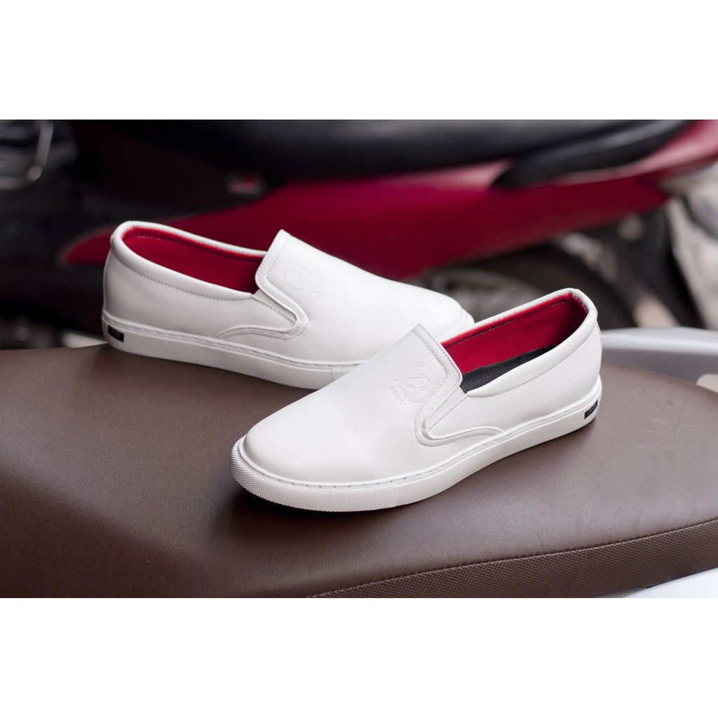 Giày Slip On Nam Aroti Đế Khâu Chắc Chắn Phong Cách Đơn Giản Màu Đen - Trắng - M498 | BigBuy360 - bigbuy360.vn