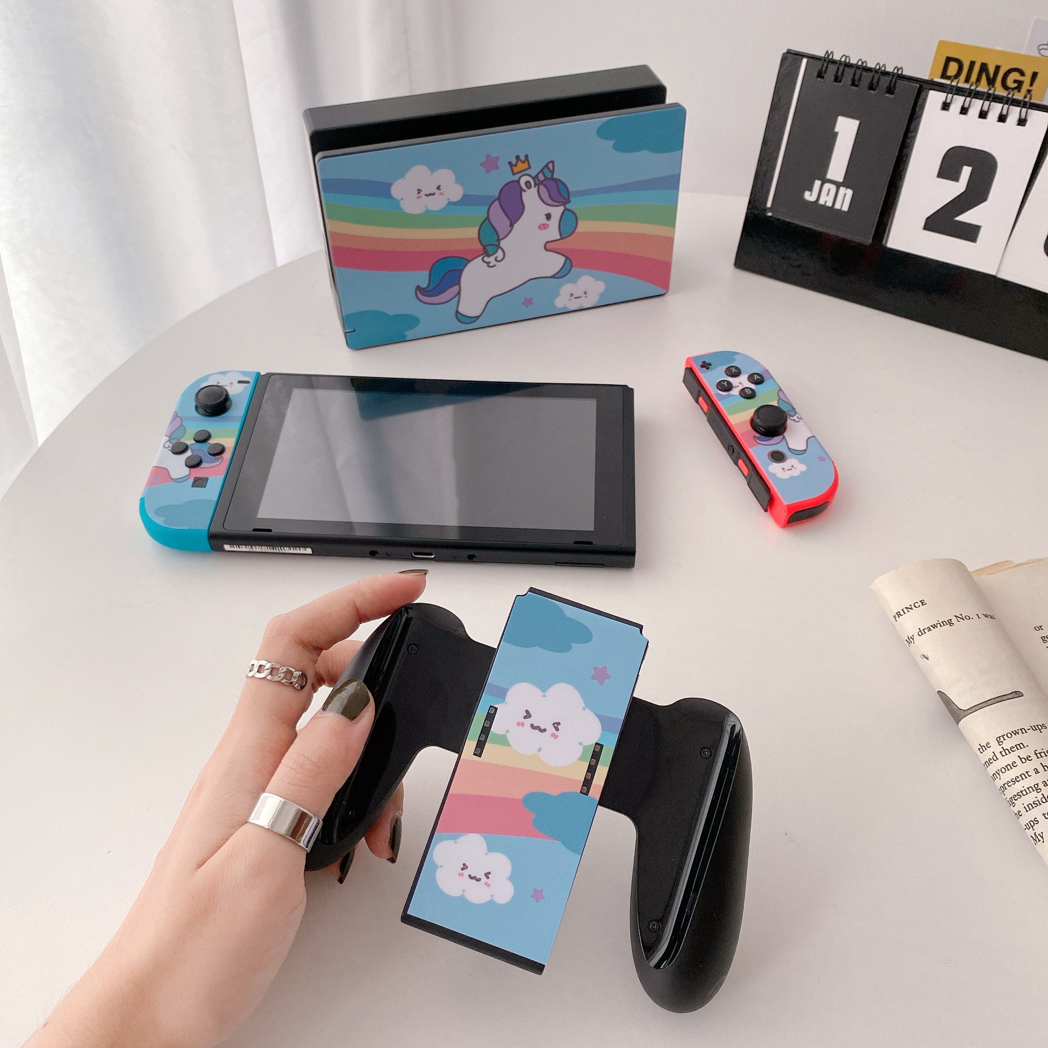 Miếng Dán Bảo Vệ Máy Chơi Game Nintendo Switch Hình Ngựa Một Sừng Màu Hồng Xinh Xắn