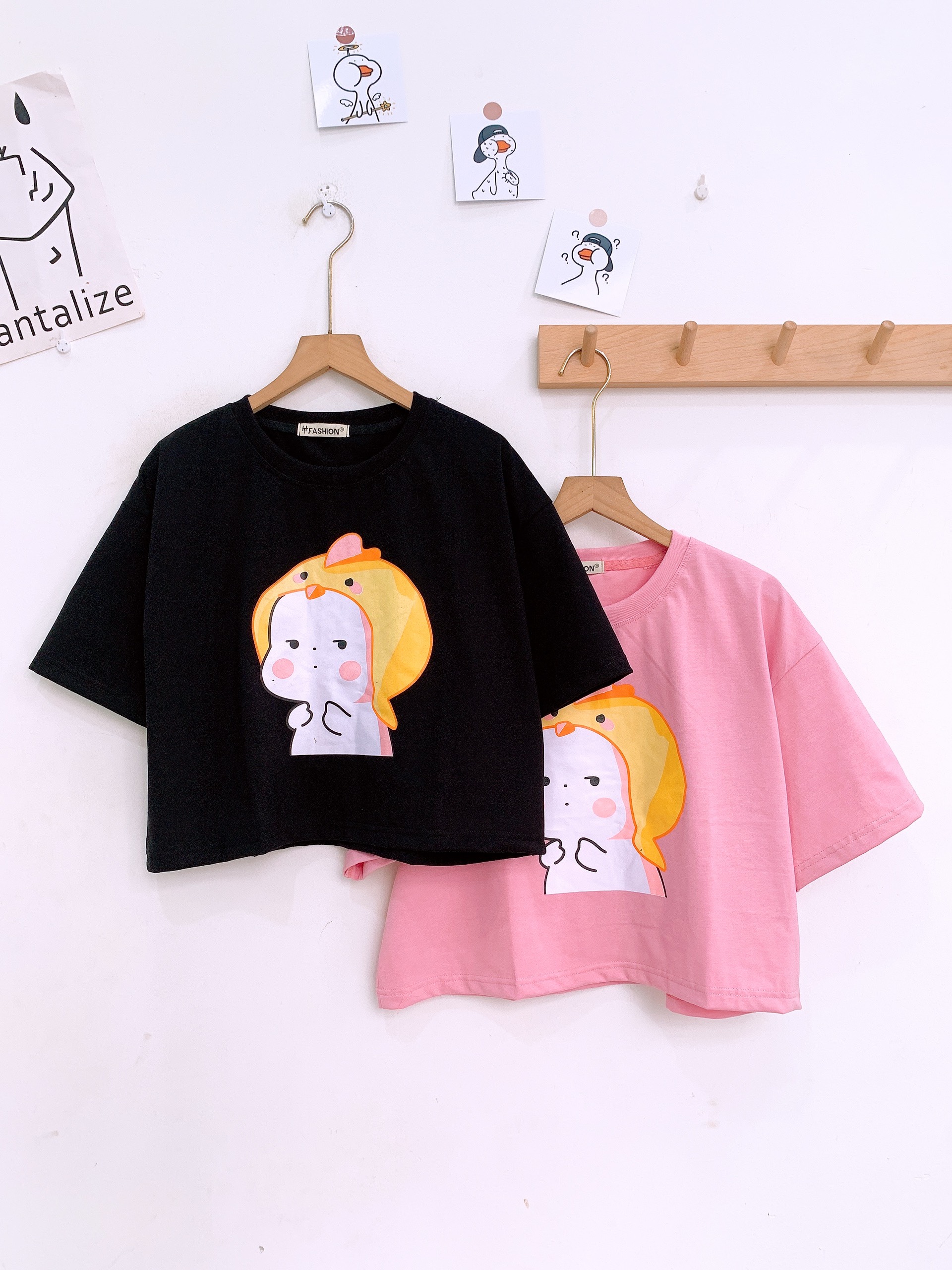 Áo thun tay lỡ croptop hình con cô gái đội mũ vịt cute nhiều màu sắc FREESIZE