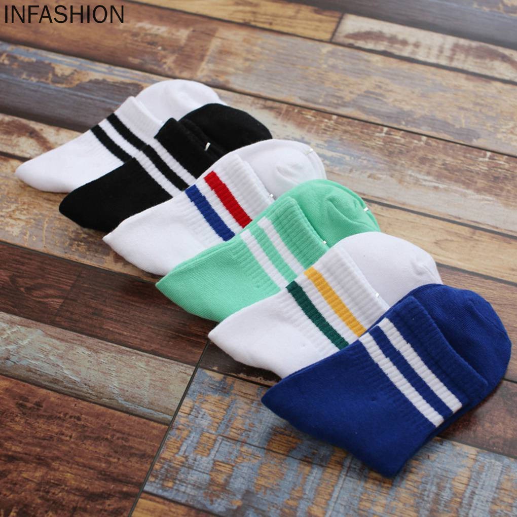 Đôi Tất Cotton Thể Thao Thoáng Khí Cho Nam Và Nữ