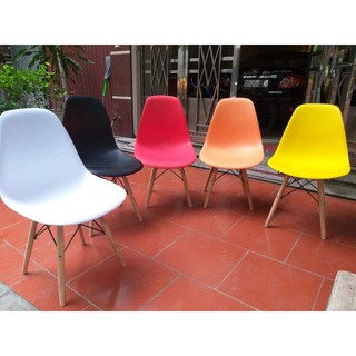 Ghế Eames nhựa dẻo