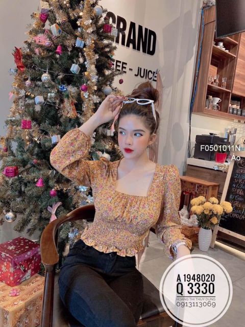 Áo hoa nhí cổ vuông