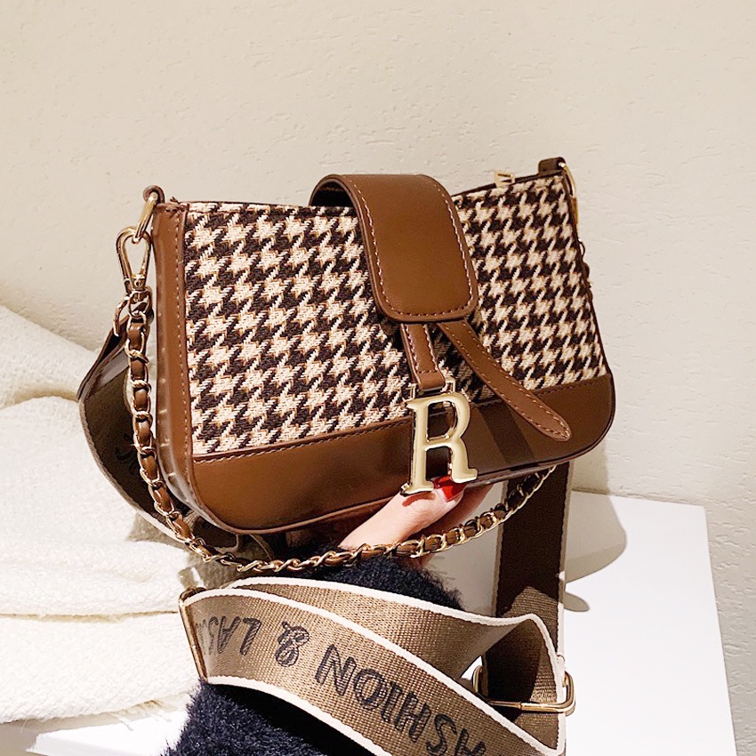 Túi xách nữ đeo chéo đeo vai đi chơi mốt mới móc chữ R phối da và dạ Capucha T30