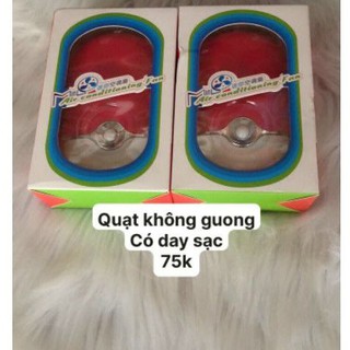 Quạt gương sấy mi (cô gái)
