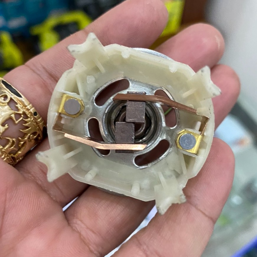 Đuôi nắp than chất lượng thay thế than motor 775. BN.
