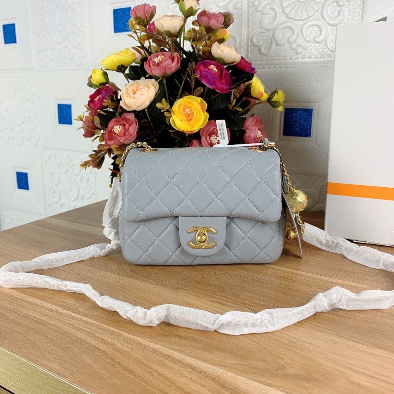 Túi xách Chanel quả dâu màu ghi size 18cm (có sẵn)