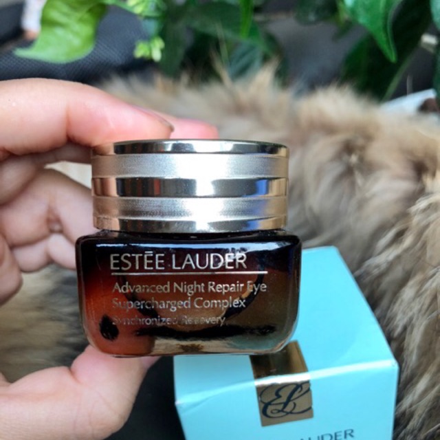 Kem mắt estee lauder