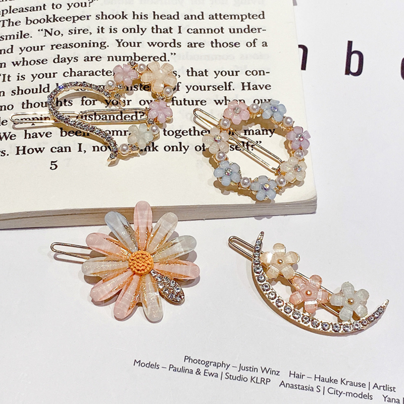 Kẹp tóc hình hoa / trái tim / trăng lưỡi liềm đính đá phong cách Hàn Quốc xinh xắn dành cho nữ