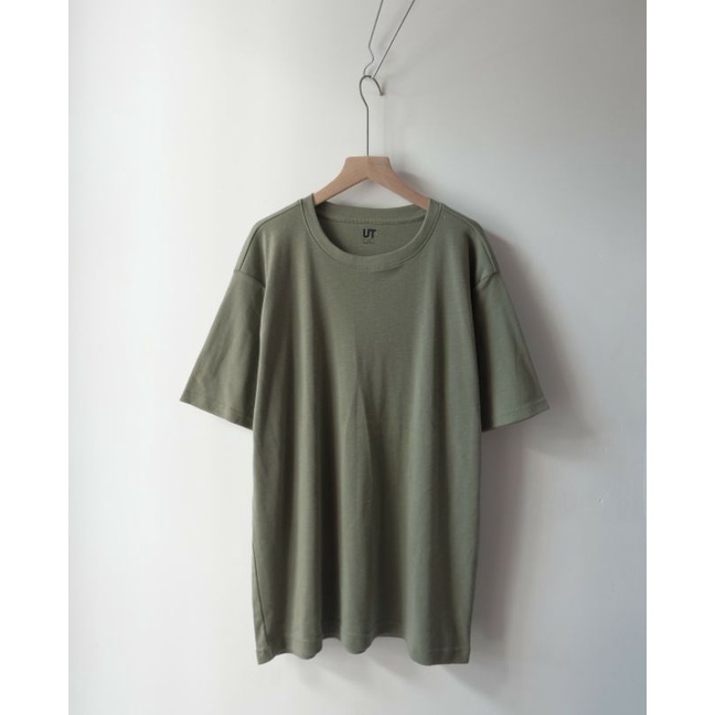 Áo thun UT của Uniqlo, xuất dư xịn