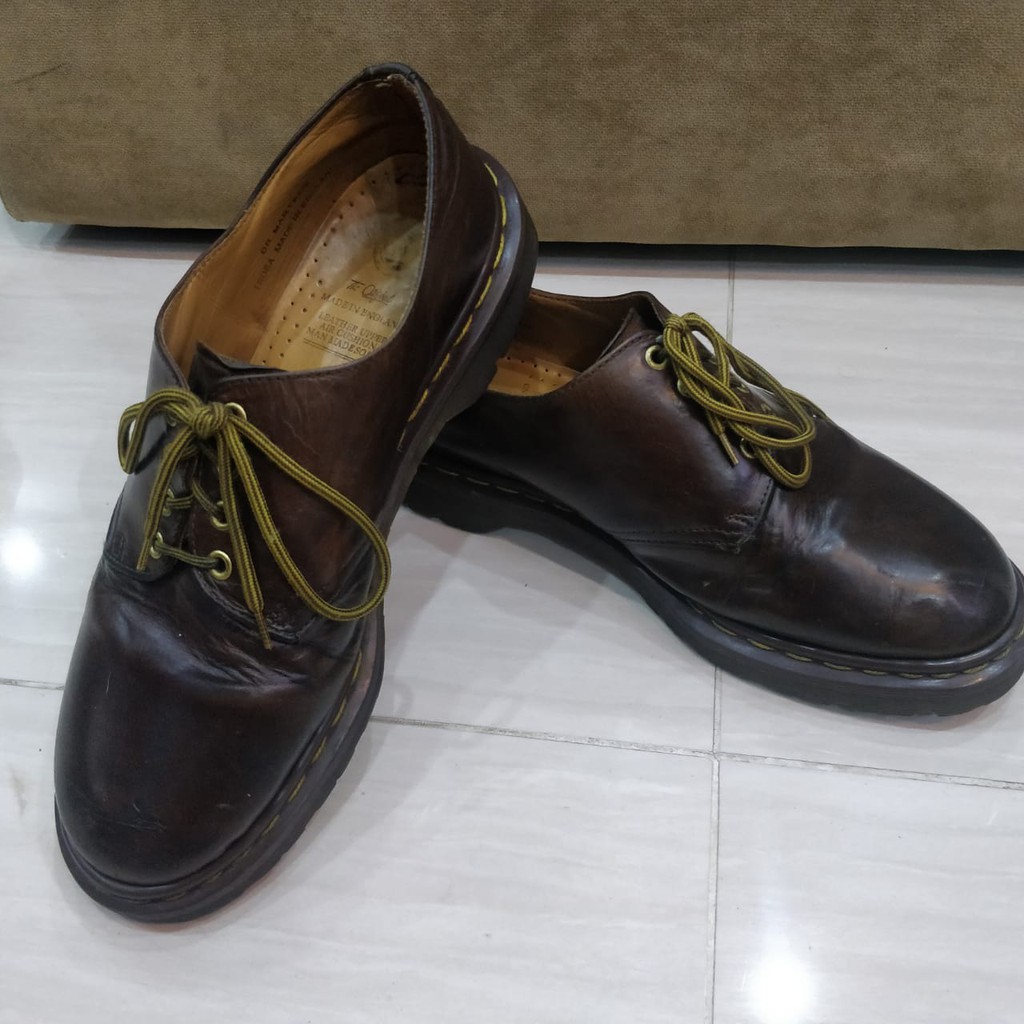 Giày Dr.Marten Nhập khẩu Da bò Anh. Kích thước 42-43 . giá thanh lý. không áp dụng giảm giá thêm