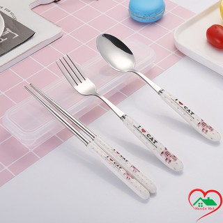 Bộ dụng cụ ăn cá nhân thìa đũa dĩa bằng inox, cán sứ có hộp đựng xin xắn, tiện dụng