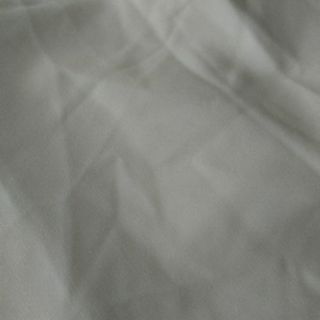 Vải trắng làm phông nền chụp ảnh sản phẩm dày dặn có hiện rõ vân vải vô cùng đẹp