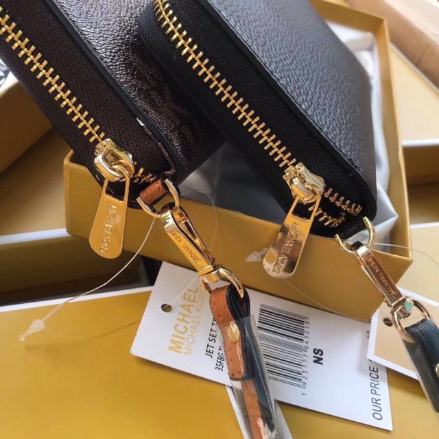 MICH@EL K0RS wallet ❣️ hàng dư nguyên liệu