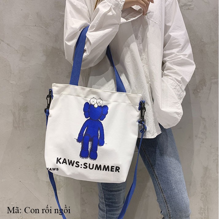 TÚI VẢI TOTE CÁC NHÂN VẬT KAWS SUMMER CỰC ĐẸP, ĐEO CHÉO VÀ XÁCH TIỆN DỤNG