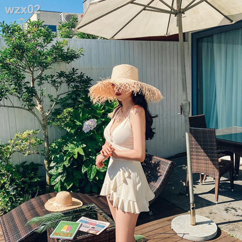 Áo tắm sexy màu trắng kiểu váy mới của Hàn Quốc năm 2021, nữ che bụng và mỏng, khoét sâu V ở khu nghỉ dưỡng suối | BigBuy360 - bigbuy360.vn