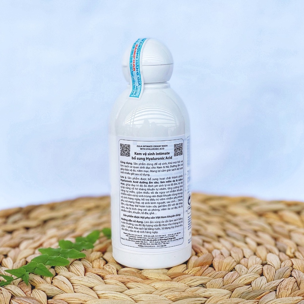 Dung dịch vệ sinh phụ nữ Intima ziaja bổ sung Hyaluronic 200ml
