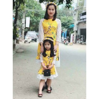 Áo dài phối ren cho mẹ và bé