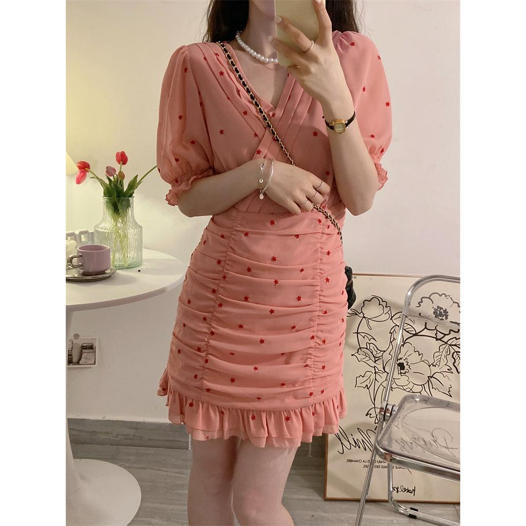 Đầm chiffon Đuôi Cá Ngắn Tay Phồng Thêu Họa Tiết Ngọt Ngào Thời Trang Mùa Hè