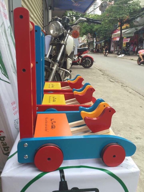 Xe đẩy gỗ tập đi cho bé
