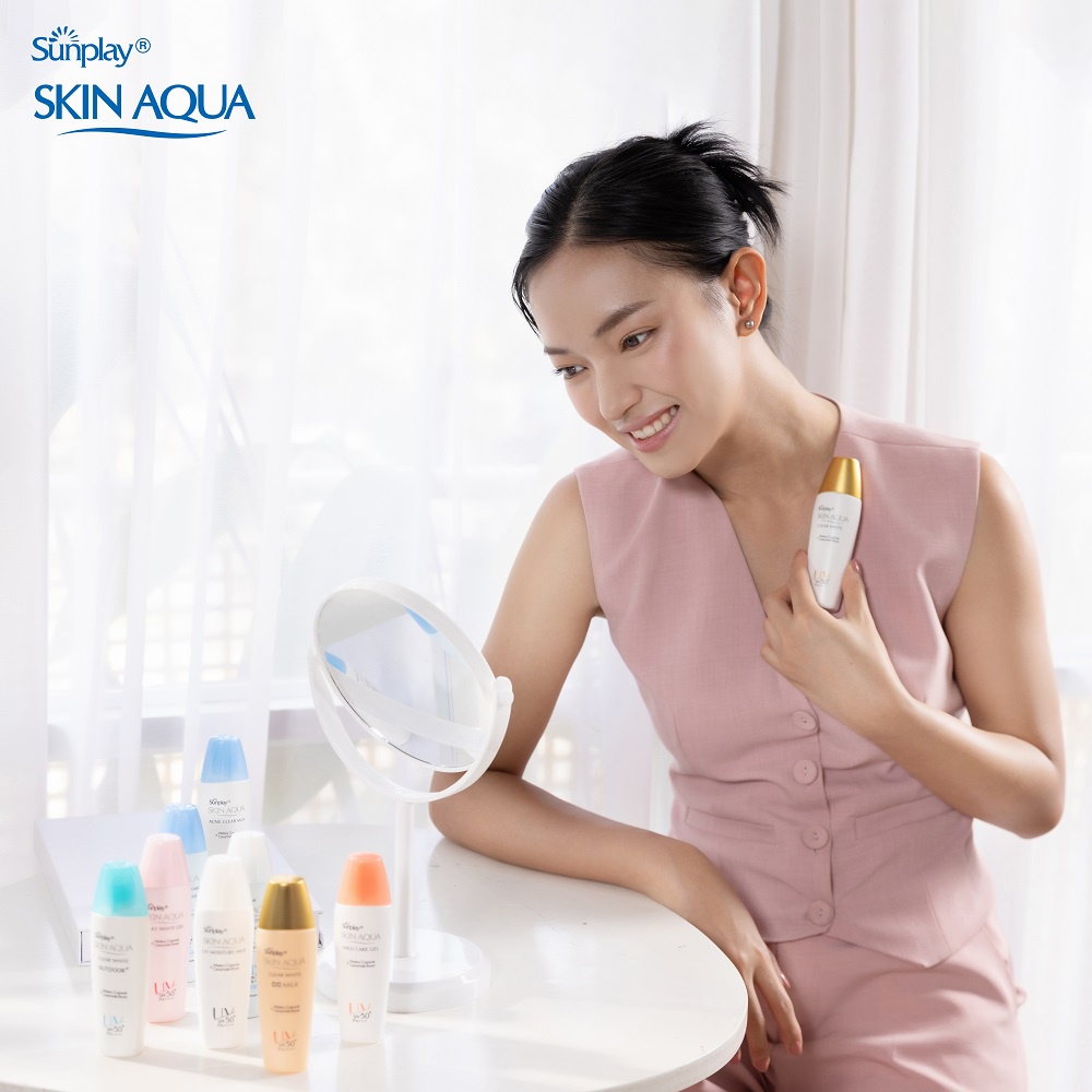 Sữa Chống Nắng Hằng Ngày Dưỡng Trắng SUNPLAY Skin Aqua Clear White SPF 50+ PA++++ 55g