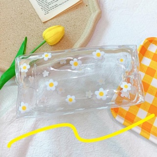 Hộp bút trong hoa quả