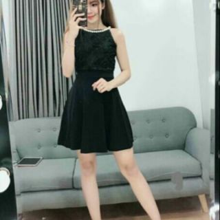 Đầm kim tuyến phối ren cổ kết cườm