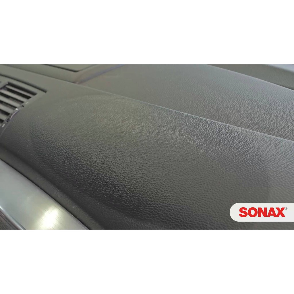 Làm sạch và bảo vệ nhựa xe Sonax Xtreme Cockpit Cleaner 500ml 283241