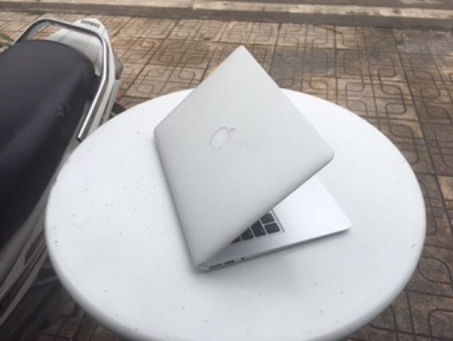 Macbook air 2015 giá rẻ tại LAPTOP127