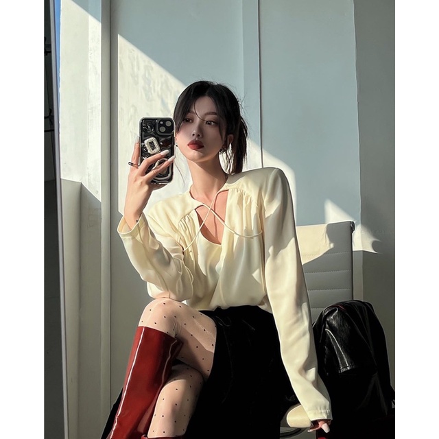 Áo sơ mi dài tay cổ V đan dây