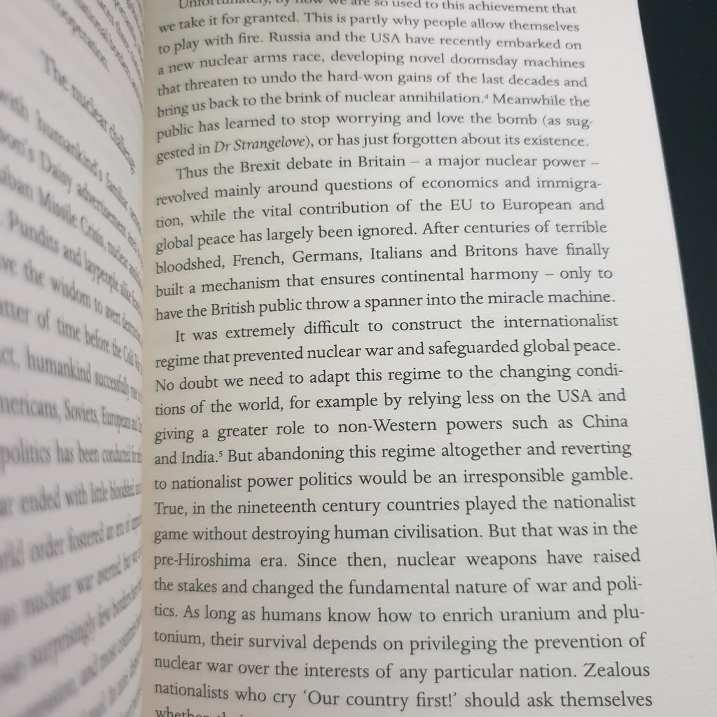 Sách Tiếng Anh: 21 Lessons For The 21st Century