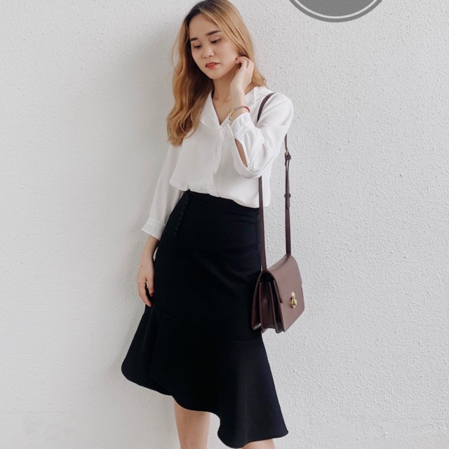 Chân váy đuôi cá hai màu đen / kem