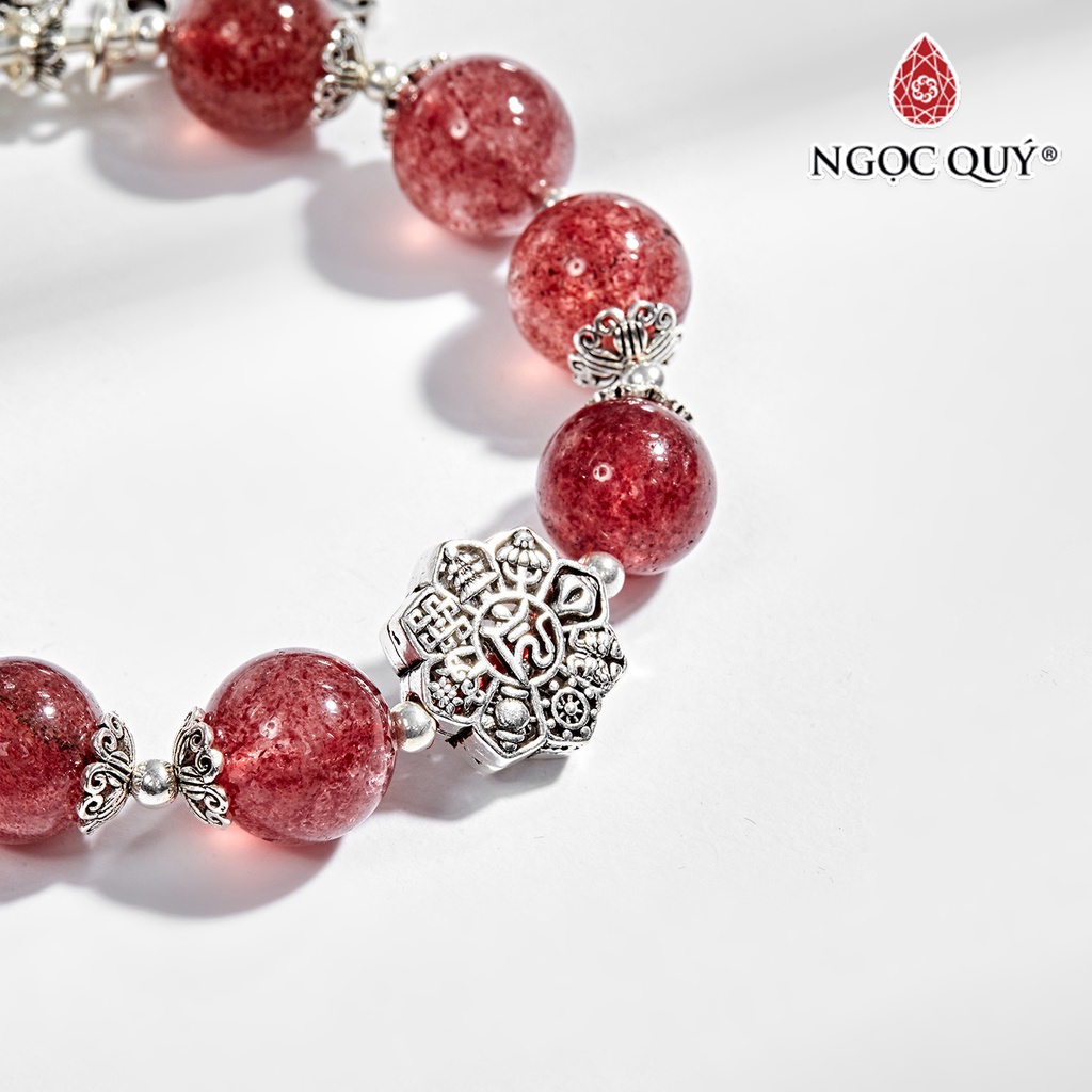 Vòng tay TA dâu đỏ phối charm bát bảo cát tường bạc 925 - Ngọc QUý