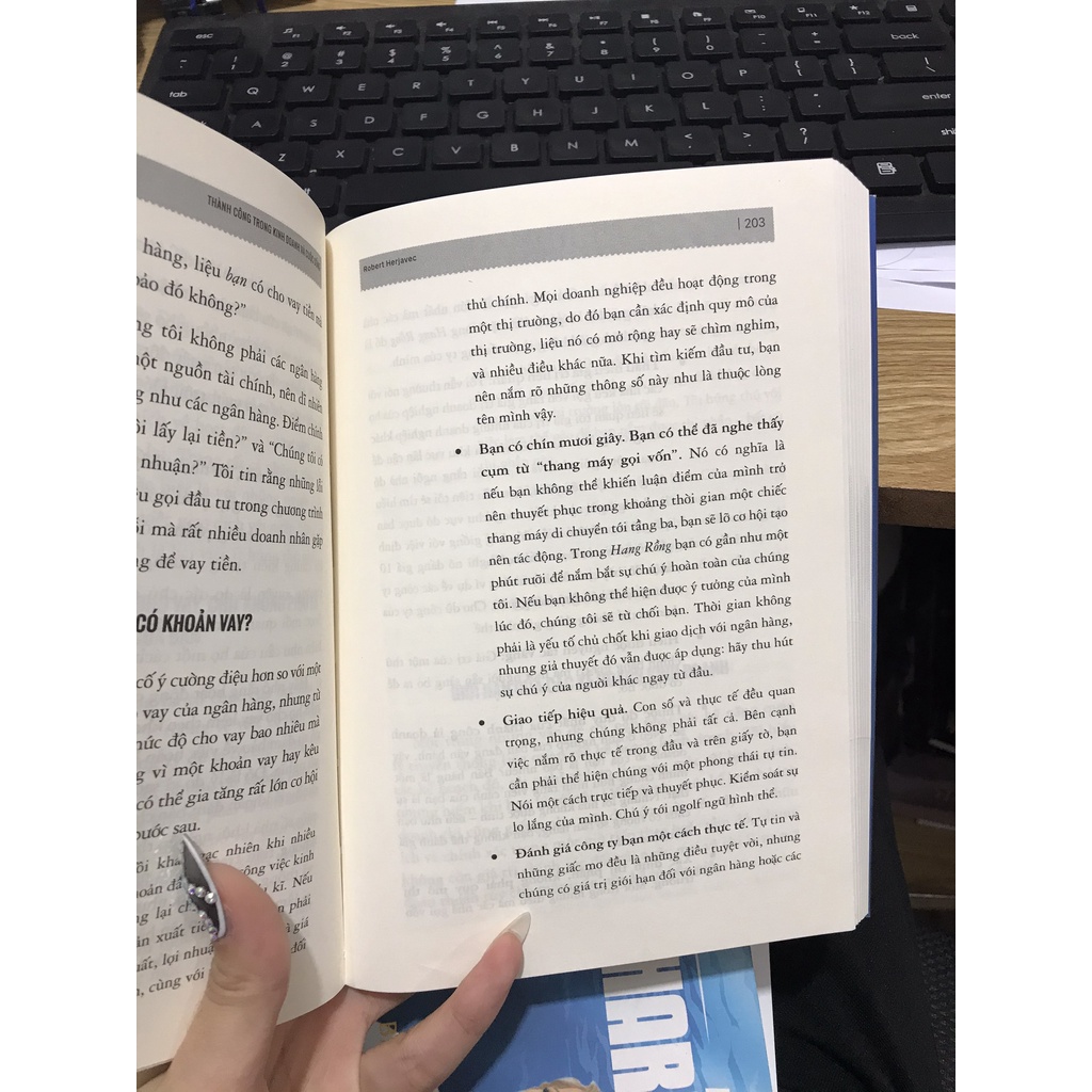 Sách - Thành công trong kinh doanh và cuộc sống cùng Shark Robert Herjavec ( BizBooks )