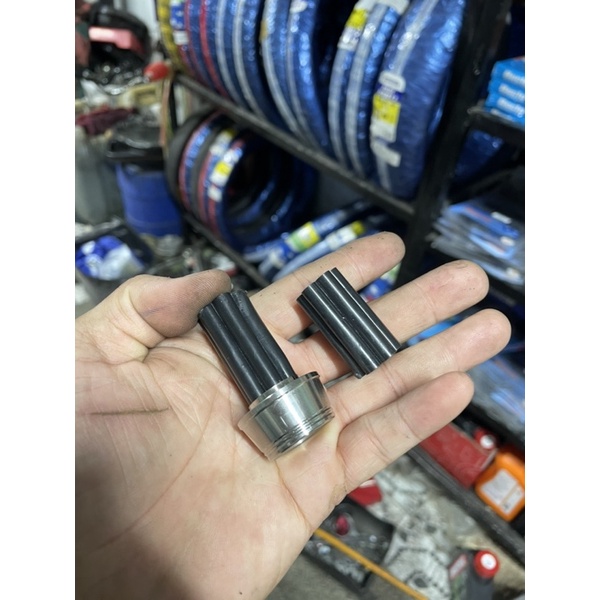 Cặp cao su ruột gù tay lái , bám chắc , không rơi rớt gù