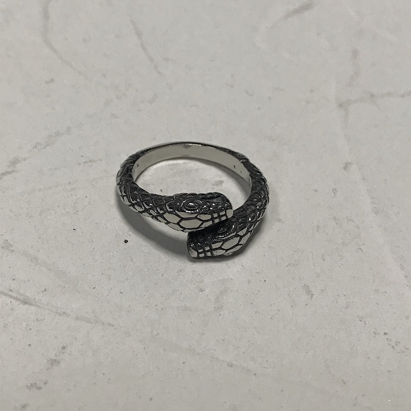 Nhẫn thiết kế hình con rắn phong cách hiphop đường phố cá tính