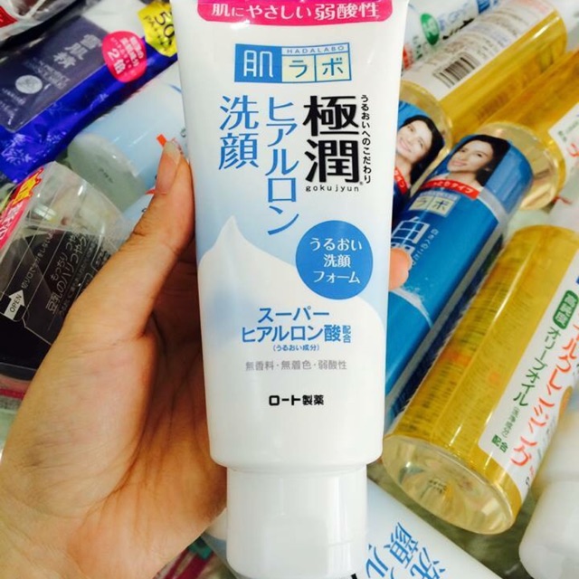 Sữa rửa mặt trắng da Hadalabo
