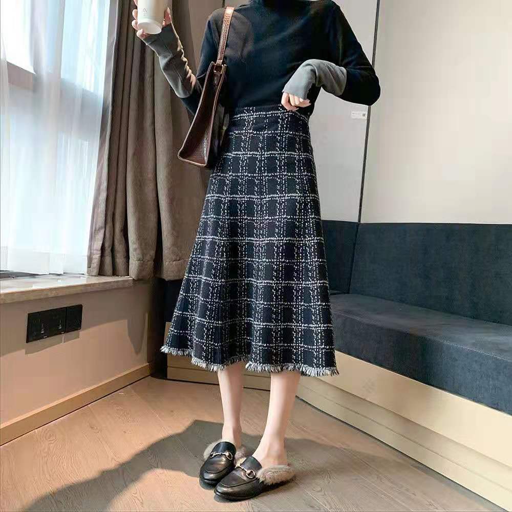 Chân váy dáng dài họa tiết kẻ caro cho nữ