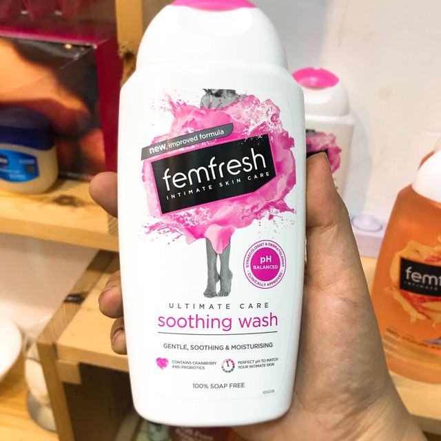 {UK} Dung dịch vệ sinh phụ nữ Femfresh Soothing Wash - Kháng khuẩn và làm thơm vùng kín 250ml
